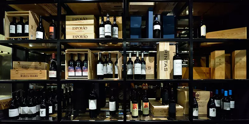 Vinho e Porco Preto - Rubro